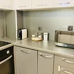 Διαμέρισμα Spacious & Classy With 2 Baths In Centre Φιλιππούπολη