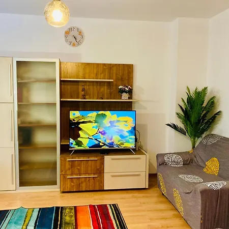 Daire Spacious & Classy With 2 Baths In Centre *