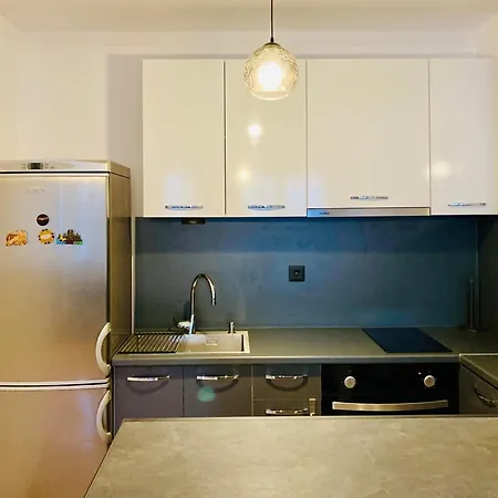 Daire Spacious & Classy With 2 Baths In Centre *