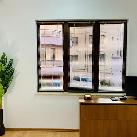 Spacious & Classy With 2 Baths In Centre Filibe