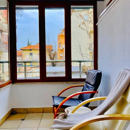 Spacious & Classy With 2 Baths In Centre * Φιλιππούπολη