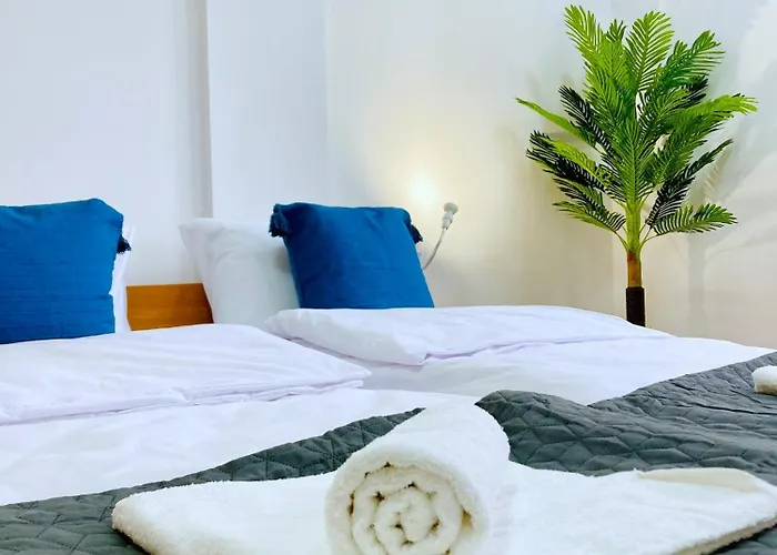 Apartamento Spacious & Classy 2bdr With 2 Baths In Centre *