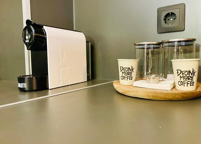 Spacious & Classy 2bdr With 2 Baths In Centre Apartamento