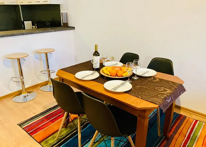 Apartamento Spacious & Classy 2bdr With 2 Baths In Centre *