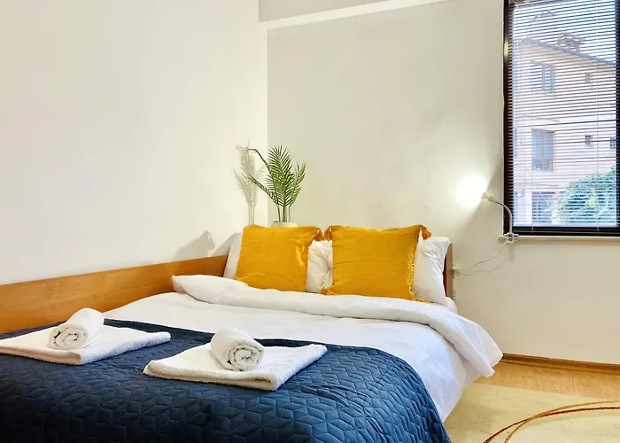 Spacious & Classy 2bdr With 2 Baths In Centre Apartamento